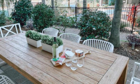 10 'Carindale' 19 Dowling St - Ground Floor Unit with WIFI, Foxtel and Linen